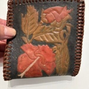Gorgeous‎ vintage leather wallet featuring hand-tooled hibiscus flowers